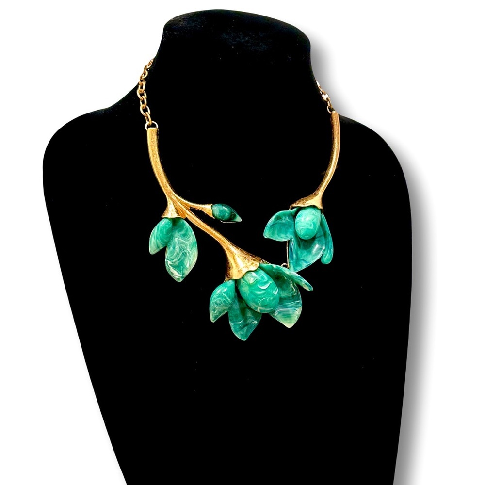 ARTISAN LUXE | Faux Jade & Brushed Gold Magnolia Flower Collar Necklace | NEW - Picture 7 of 9